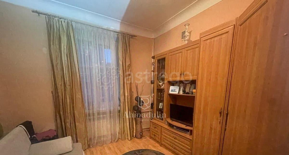 Комната, 11 м2, 5/5 эт. Москва - изображение 1