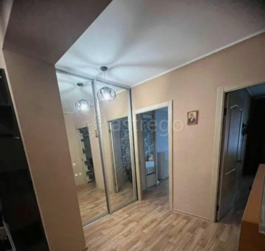 3-комн. квартира, 68 м2, 1/10 эт. Красноярск - изображение 1