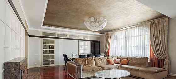 4-комн. квартира, 160 м2, 3/9 эт. Москва