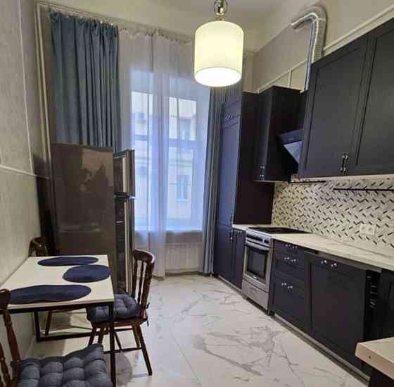 2-комн. квартира, 75 м2, 2/5 эт. Санкт-Петербург