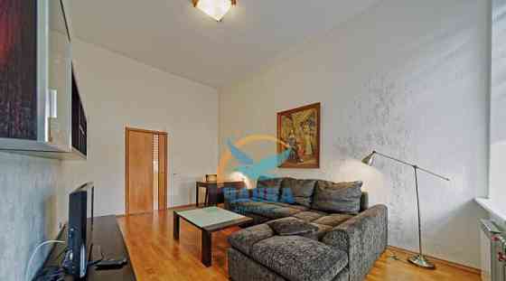 2-комн. квартира, 72 м2, 3/5 эт. Санкт-Петербург