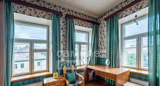 5-комн. квартира, 127 м2, 4/4 эт. Санкт-Петербург