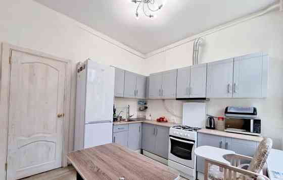 3-комн. квартира, 85 м2, 1/3 эт. Санкт-Петербург