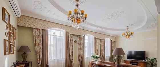 4-комн. квартира, 180 м2, 5/5 эт. Санкт-Петербург