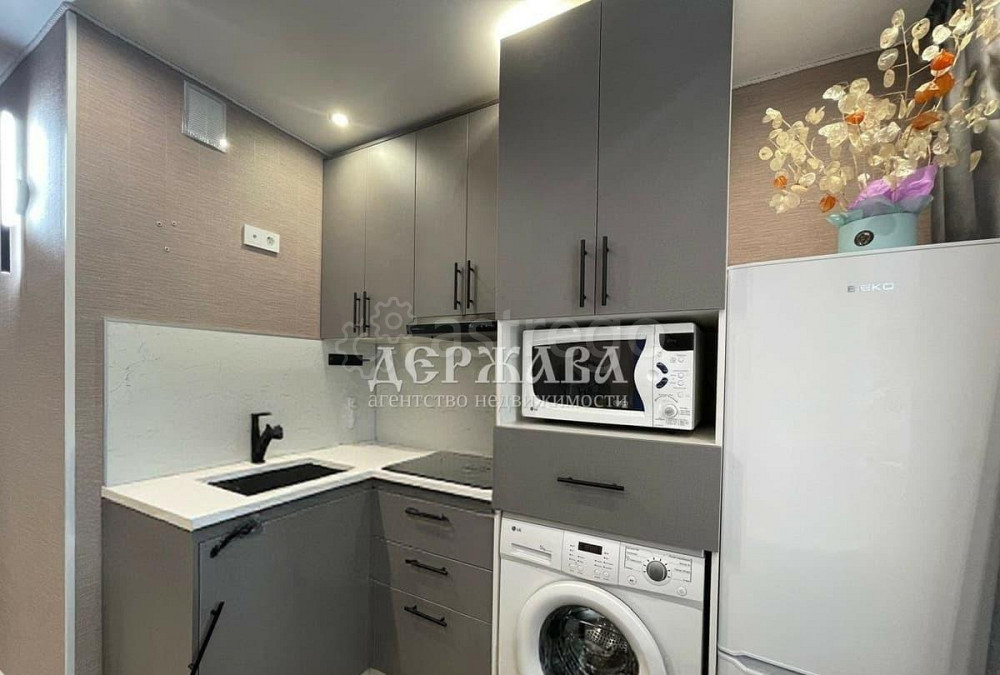 Студия, 13 м2, 3/5 эт. Старый Оскол - изображение 1