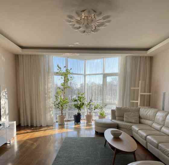 4-комн. квартира, 178.5 м2, 4/7 эт. Санкт-Петербург