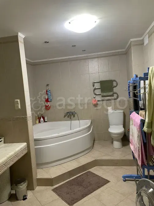 Продам 5-комн. Квартиру, 150 м2, 3/4 этаж Томск - изображение 1