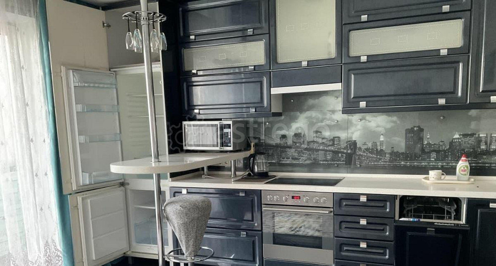 3-комн. квартира, 60 м2, 6/10 эт. Красноярск - изображение 1