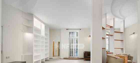 4-комн. квартира, 115.5 м2, 3/5 эт. Москва