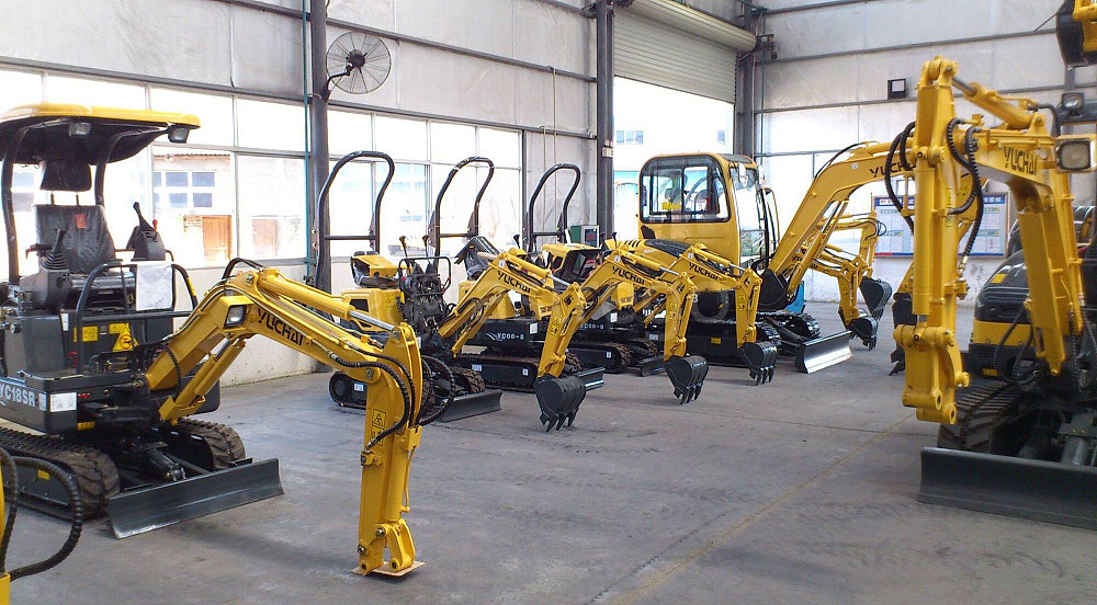 Мини-экскаватор Yuchai U27 Чернушка - изображение 1