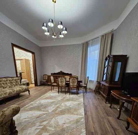 2-комн. квартира, 75 м2, 2/5 эт. Санкт-Петербург