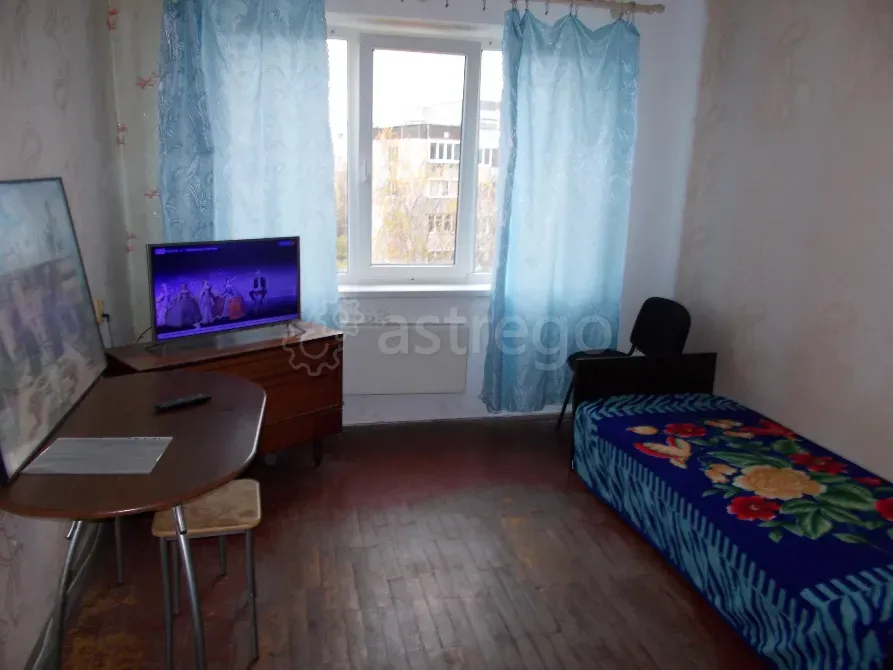 Сдам комнату, 13 м2, 5/5 эт. Гатчина - изображение 1