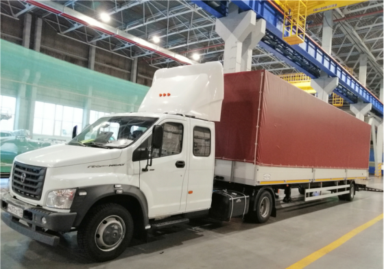 Седельный тягач ГАЗон Некст (C42R33) двойная кабина, с полуприцепом Самара