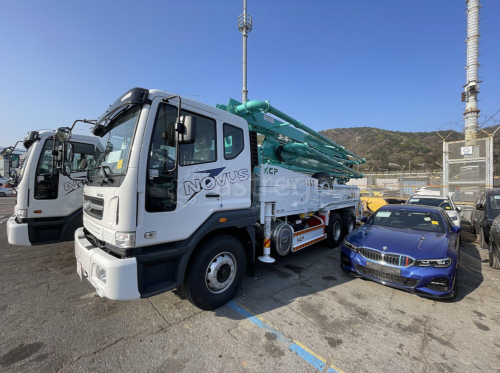 Автобетононасос KCP 37ZX5150 на шасси Daewoo Novus CL6CF (6x4) Москва - изображение 1