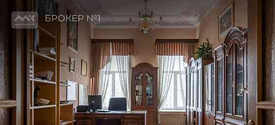 6-комн. квартира, 215 м2, 3/5 эт. Санкт-Петербург