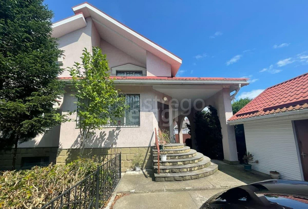 Дом, 340 м, 8.2 сотки, 3 эт. Майкоп - изображение 1