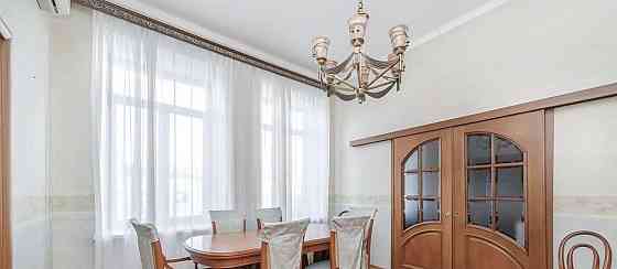 4-комн. квартира, 180 м2, 4/4 эт. Москва