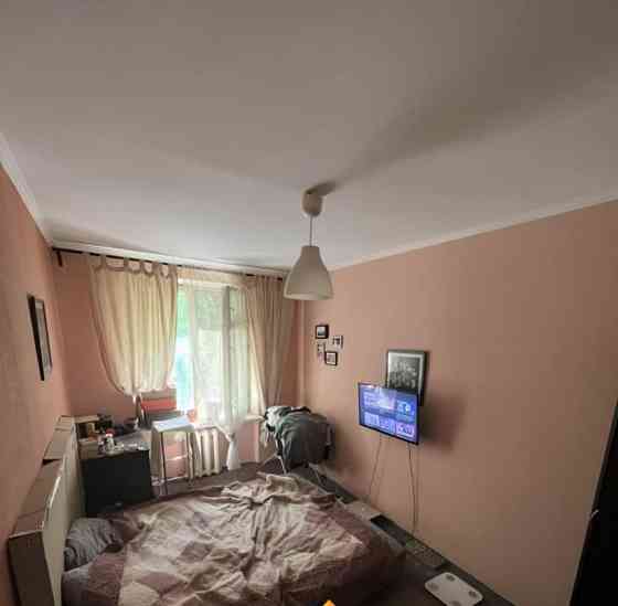 Комната, 10.8 м2, 4/5 эт. Москва