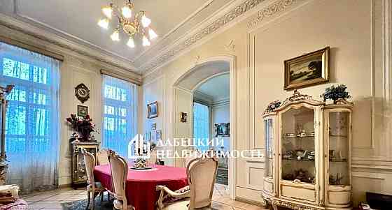 4-комн. квартира, 185 м2, 3/6 эт. Санкт-Петербург