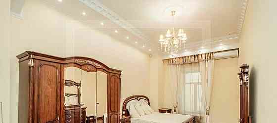 4-комн. квартира, 180 м2, 2/4 эт. Москва