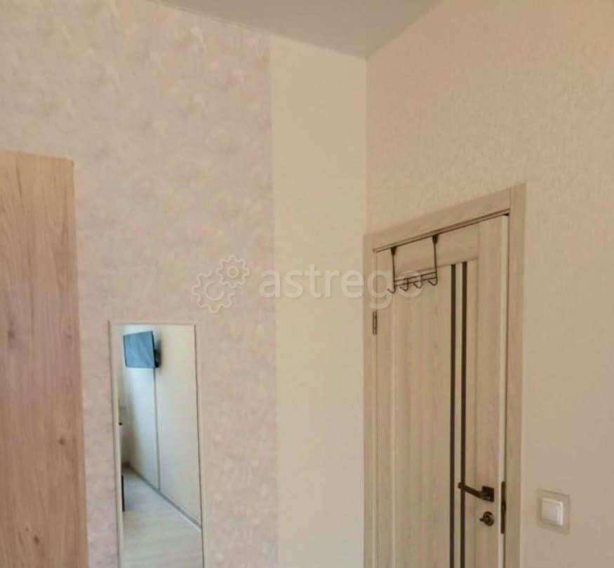 Комната, 60 м2, 5/5 эт. Санкт-Петербург - изображение 2