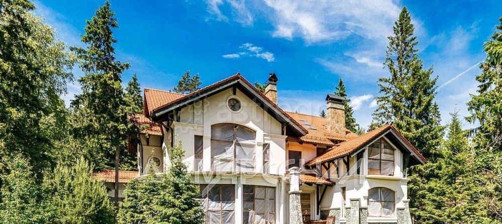Дом, 1000 м2, 0.55 га, 3 эт. Москва - изображение 1