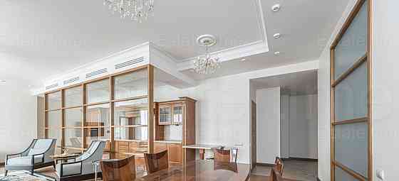 3-комн. квартира, 140 м2, 3/10 эт. Москва