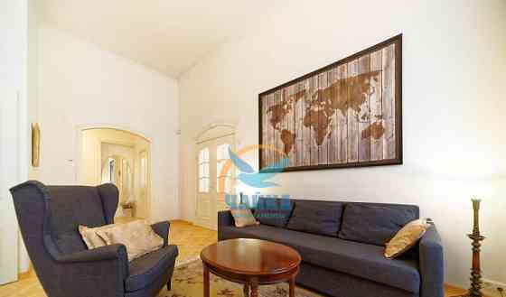 2-комн. квартира, 80 м2, 2/5 эт. Санкт-Петербург