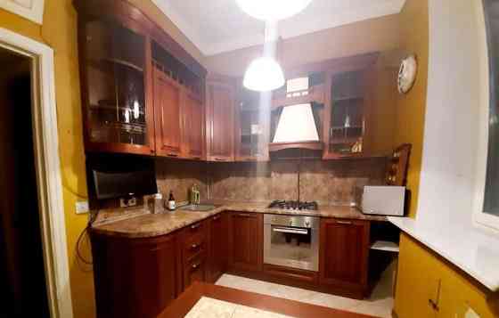 3-комн. квартира, 79.5 м2, 2/5 эт. Москва