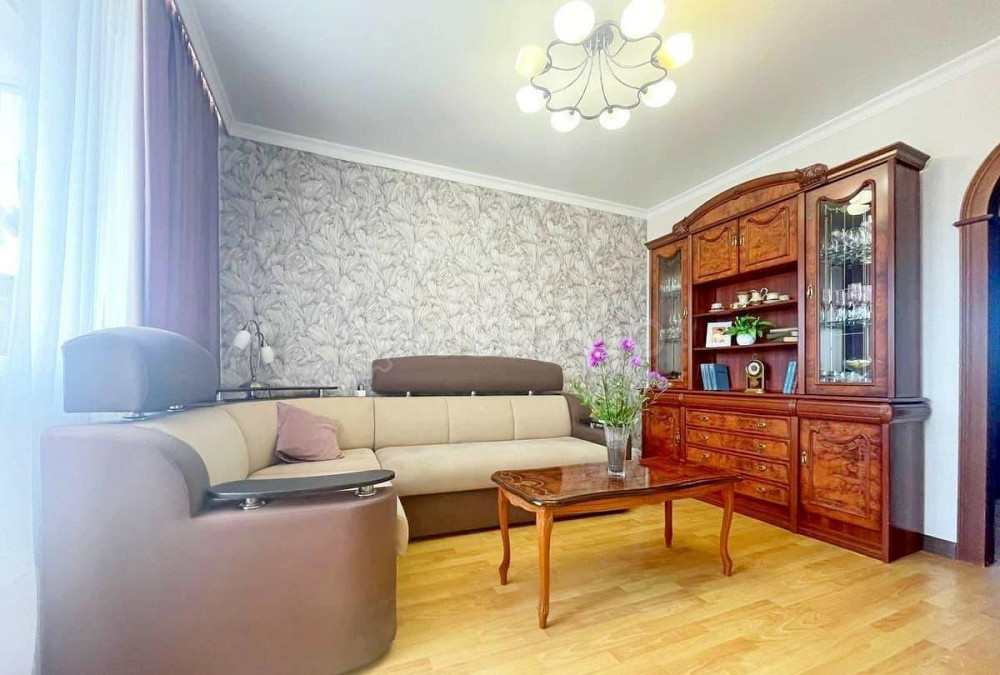 3-комн. квартира, 73.9 м2, 9/10 эт. Строитель - изображение 1