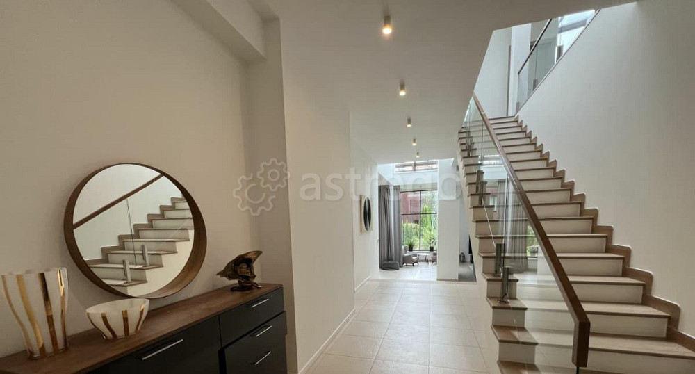 Дом, 420 м2, 4 сотки, 2 эт. Красногорск - изображение 1