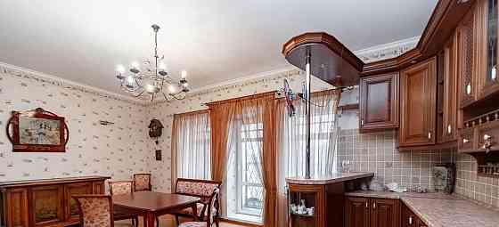 5-комн. квартира, 170.7 м2, 2/4 эт. Санкт-Петербург
