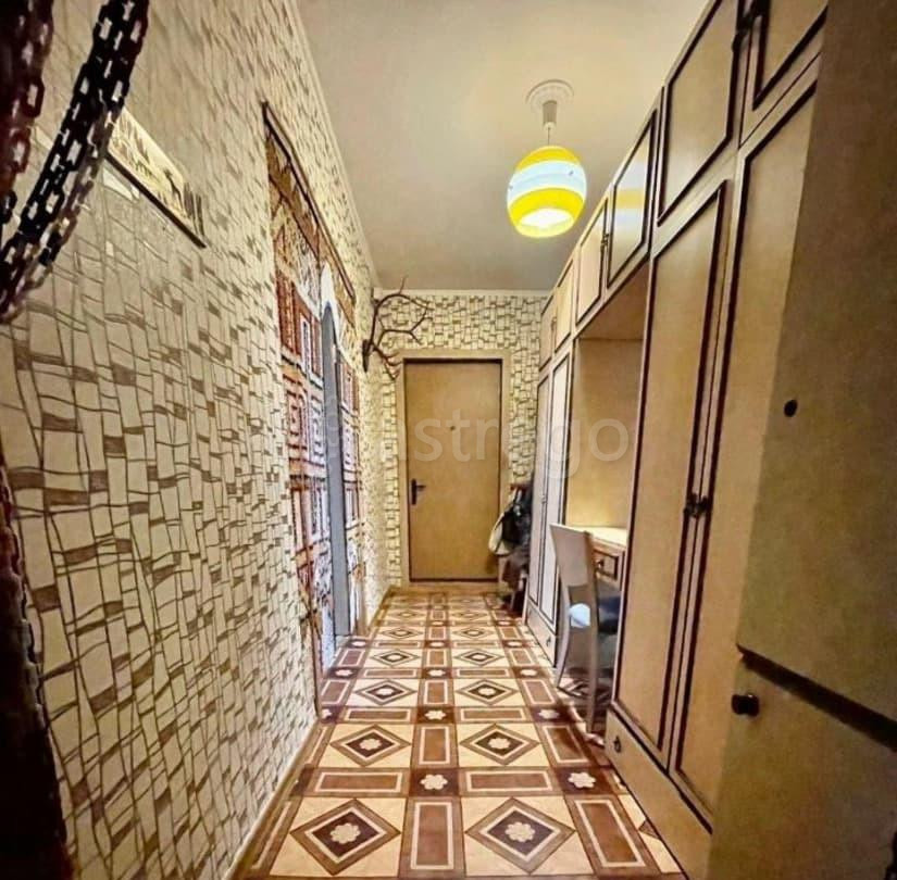 2-комн. квартира, 57 м2, 3/10 эт. Красноярск - изображение 2