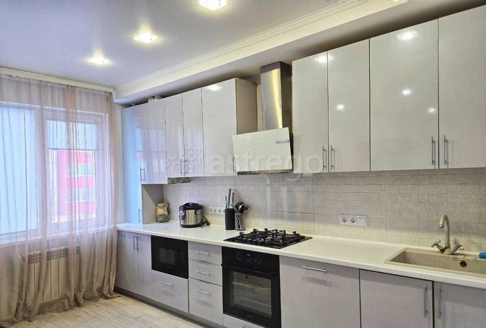 3-комн. квартира, 80.6 м2, 2/8 эт. Дубовое - изображение 1