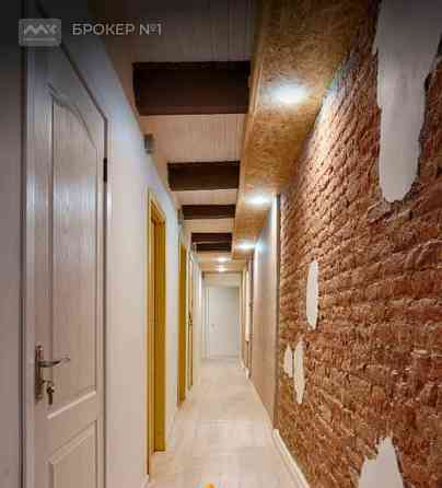 6-комн. квартира, 150.7 м2, 5/5 эт. Санкт-Петербург