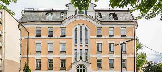 4-комн. квартира, 170 м2, 2/5 эт. Москва