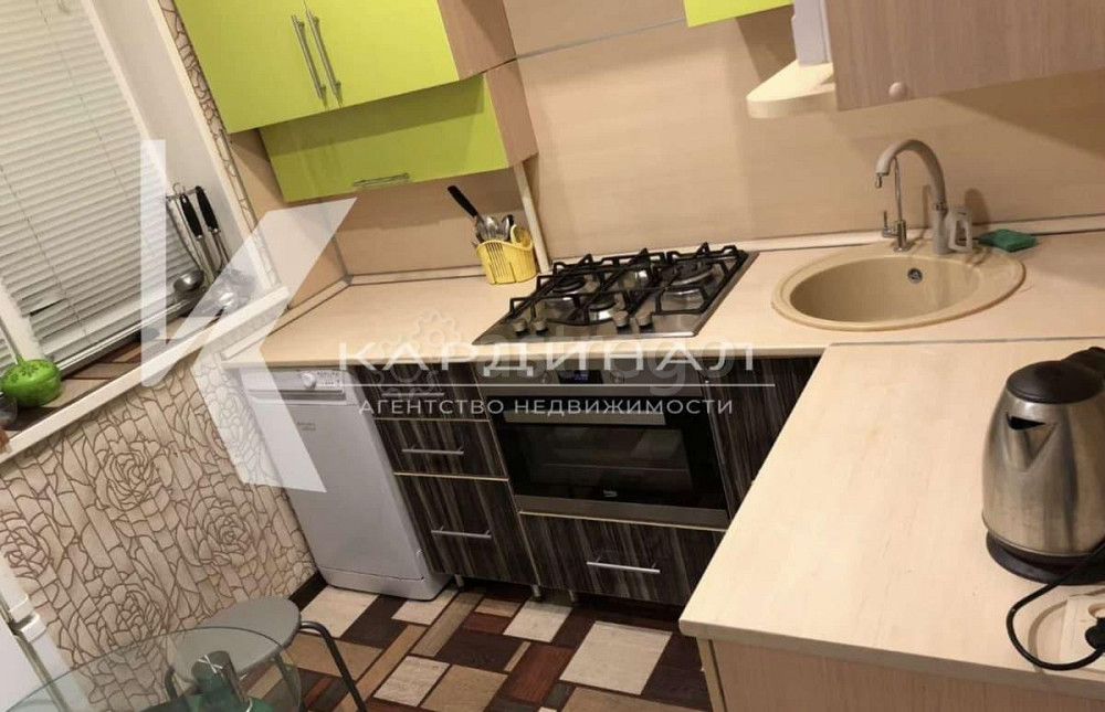 3-комн. квартира, 61 м2, 1/5 эт. Старый Оскол - изображение 1