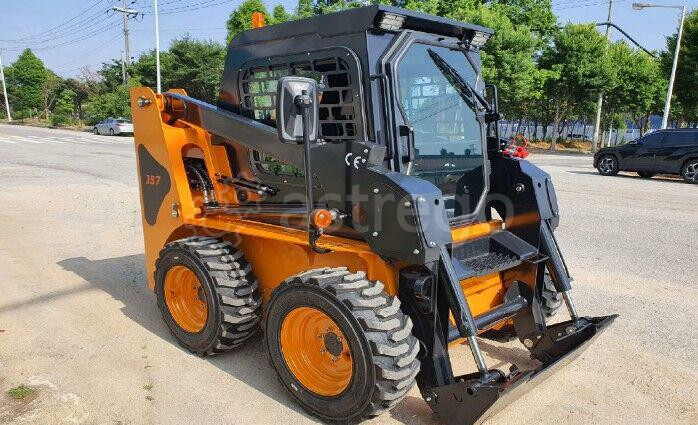 Мини-погрузчик с бортовым поворотом Bawoo J57 двигатель Kubota V2403 Новосибирск - изображение 1