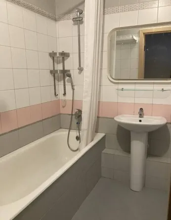 Сдам 1-комн. Квартиру, 40 м2, 1/5 эт., Долгосрочно Москва