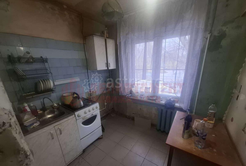 3-комн. квартира, 50.3 м2, 2/5 эт. Астрахань - изображение 1