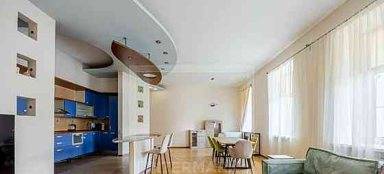 4-комн. квартира, 180 м2, 3/5 эт. Москва