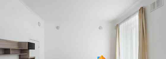 6-комн. квартира, 220 м2, 3/7 эт. Москва