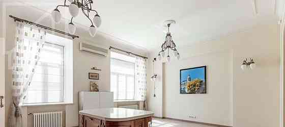 4-комн. квартира, 160 м2, 2/5 эт. Москва