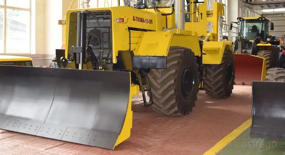 Кировец К-703Ма-12 Красноярск - изображение 1