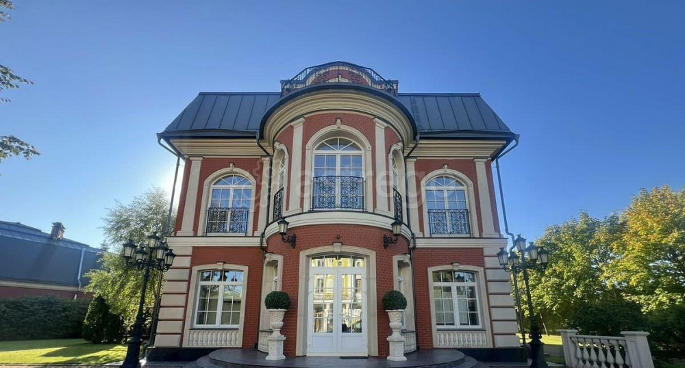 Дом, 560 м2, 28 соток, 3 эт. Санкт-Петербург - изображение 1