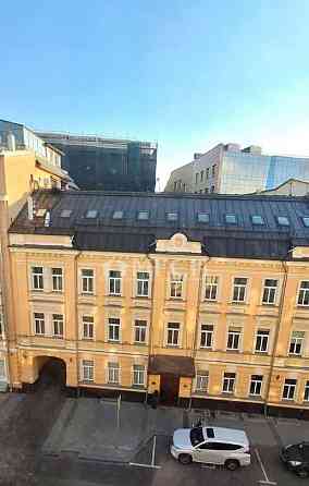 2-комн. квартира, 68 м2, 4/5 эт. Москва