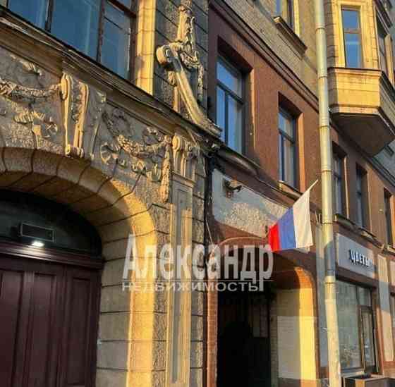 5-комн. квартира, 141 м2, 3/6 эт. Санкт-Петербург