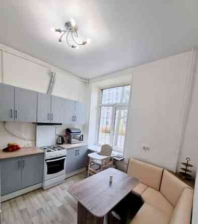 3-комн. квартира, 85 м2, 1/3 эт. Санкт-Петербург