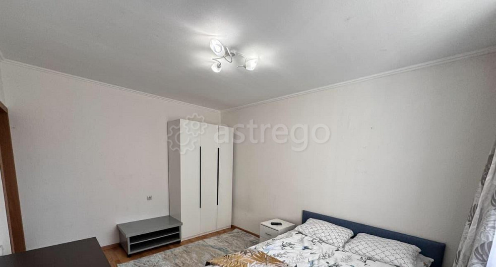Комната, 83 м2, 3/17 эт. Москва - изображение 1
