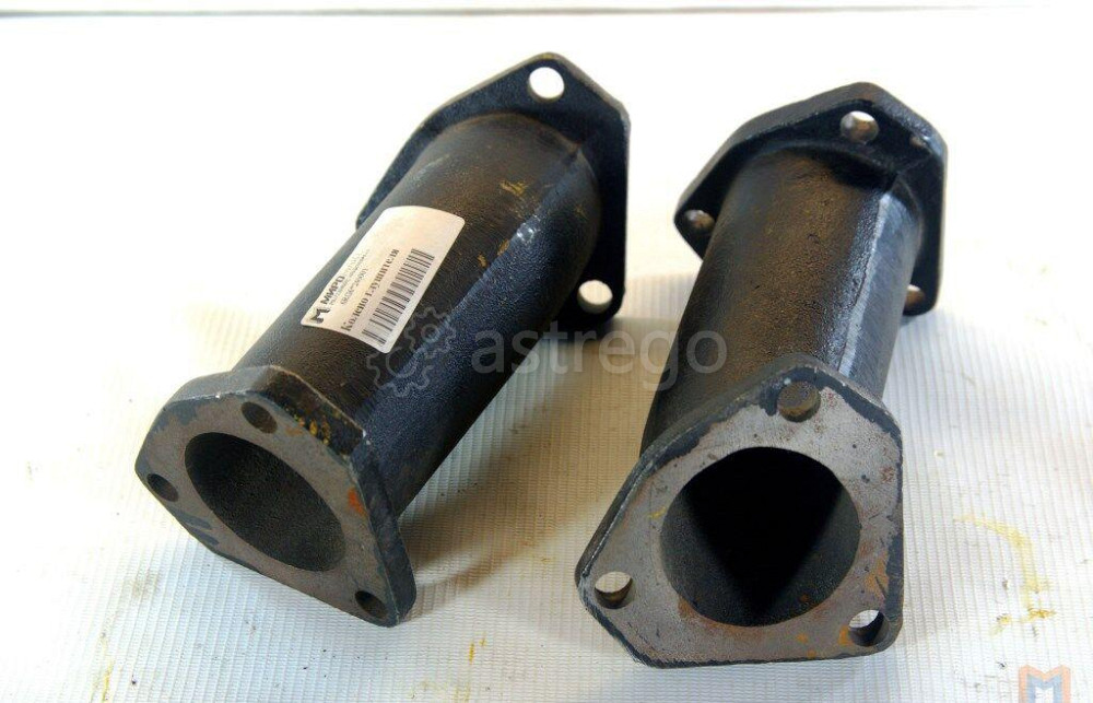 Колено-патрубок (3*3 болта) глушителя металл ДВС YTO LR6108/LR6105 Уфа - изображение 1